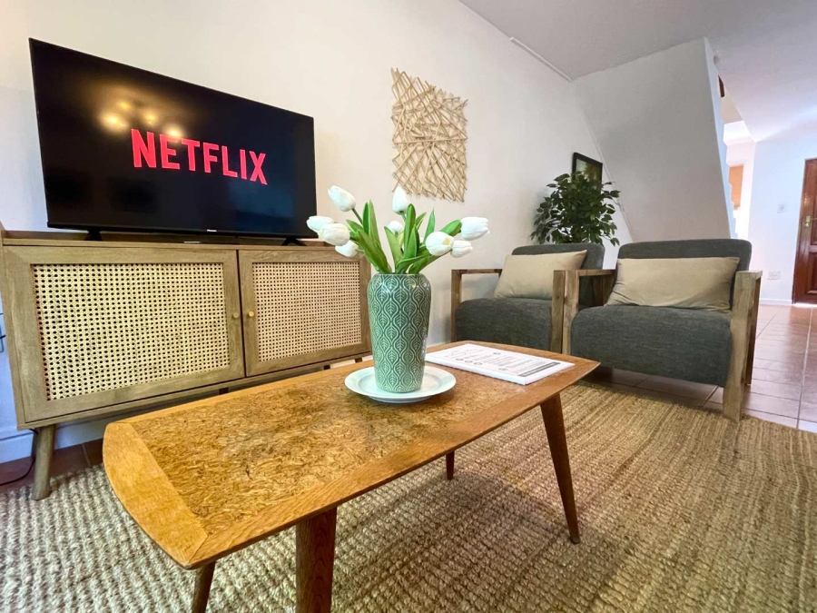 To Let 3 Bedroom Property for Rent in Paradyskloof Western Cape